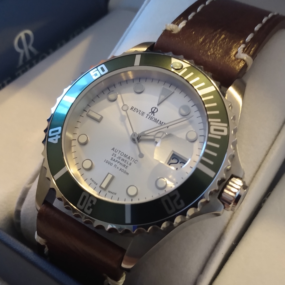 Revue Thommen Men's Diver Silver Dial Stainless Steel Automatic Watch